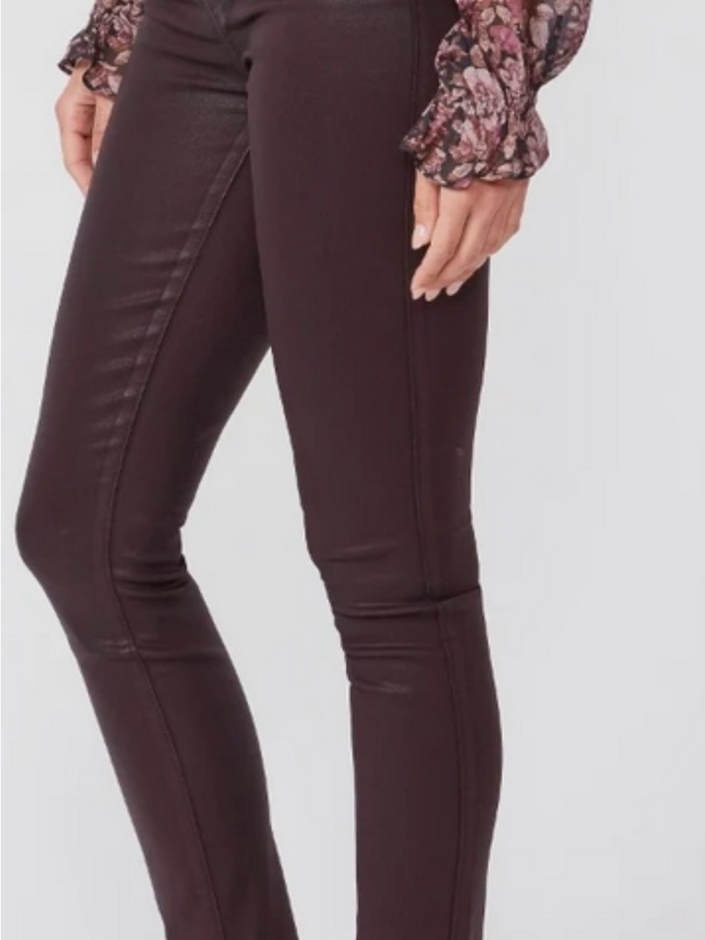 PAIGE Denim | Hoxton Ankle Black
Cherry Luxe, 24.